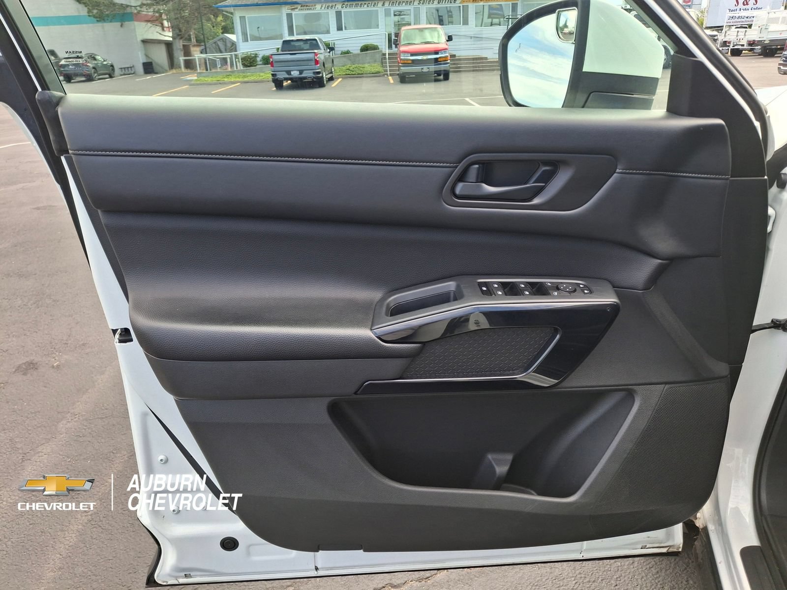 Used 2024 Nissan Pathfinder SV AWD/4WD image 13