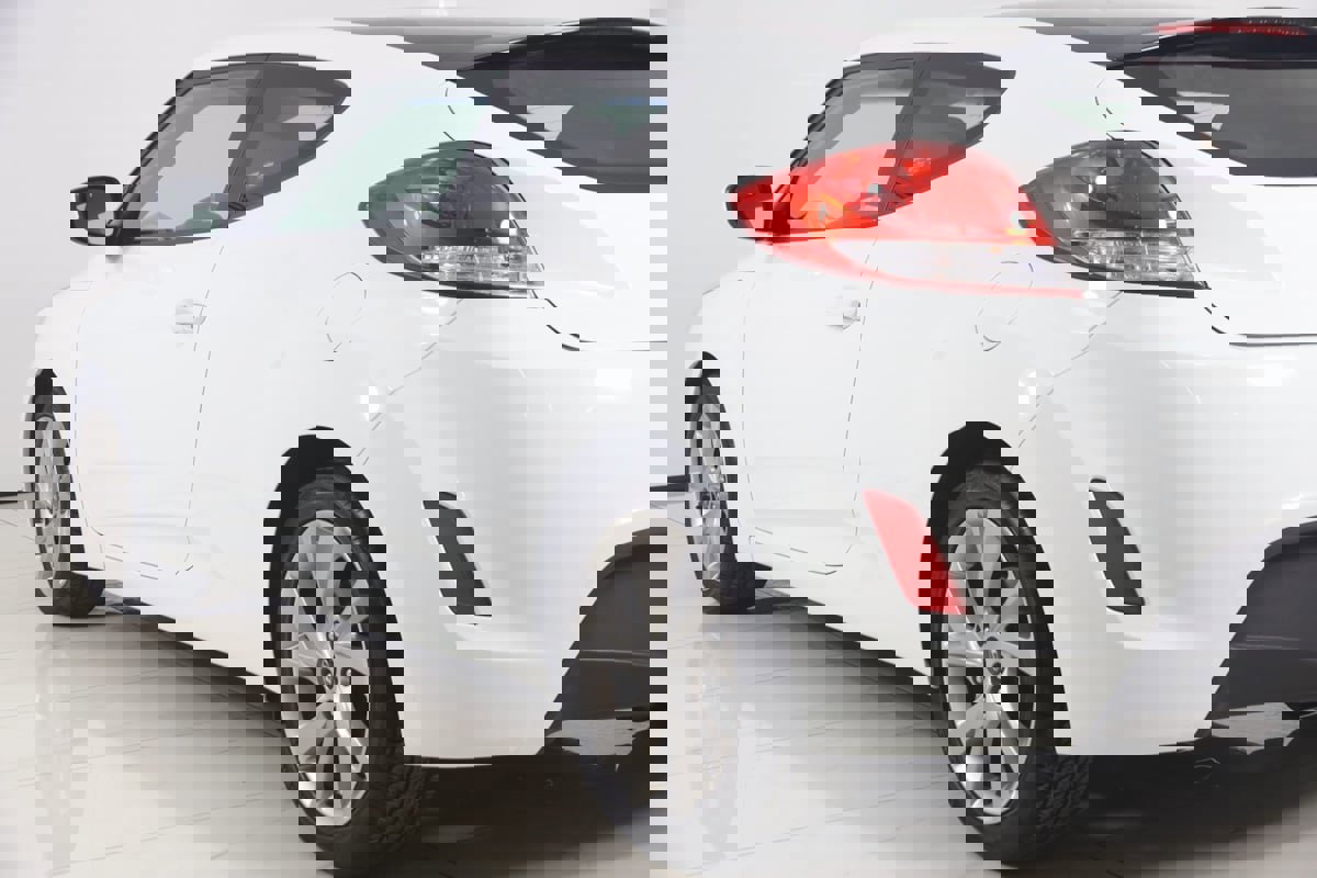 Used 2016 Hyundai Veloster w/ Option Group 02 image 19