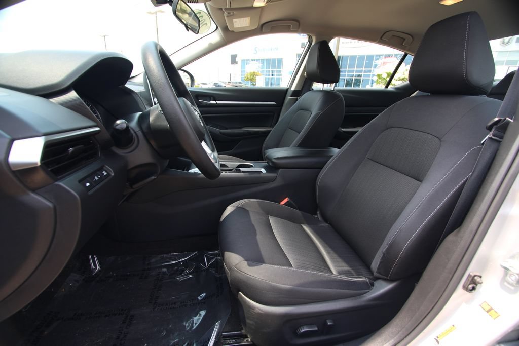 Used 2022 Nissan Altima 2.5 SV FWD image 6