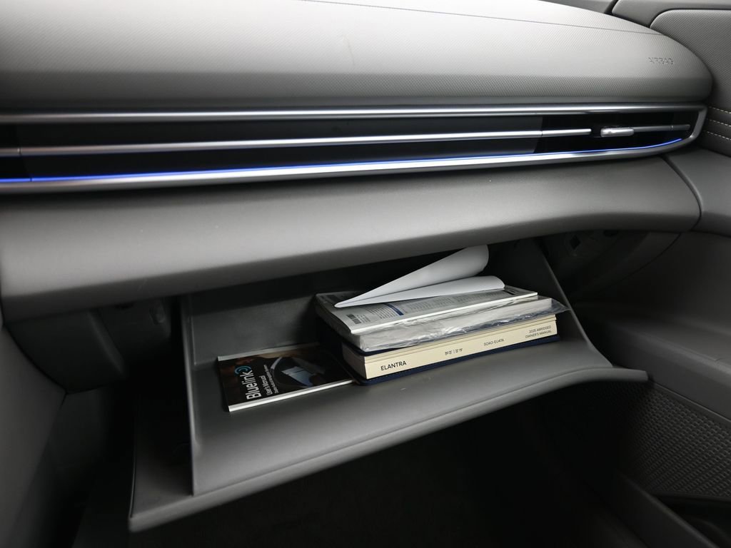 Used 2025 Hyundai Elantra SEL image 44