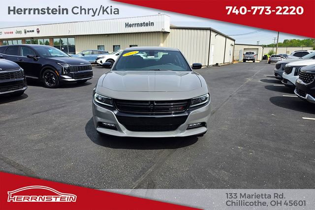 Used 2023 Dodge Charger SXT w/ Blacktop Package AWD/4WD image 2