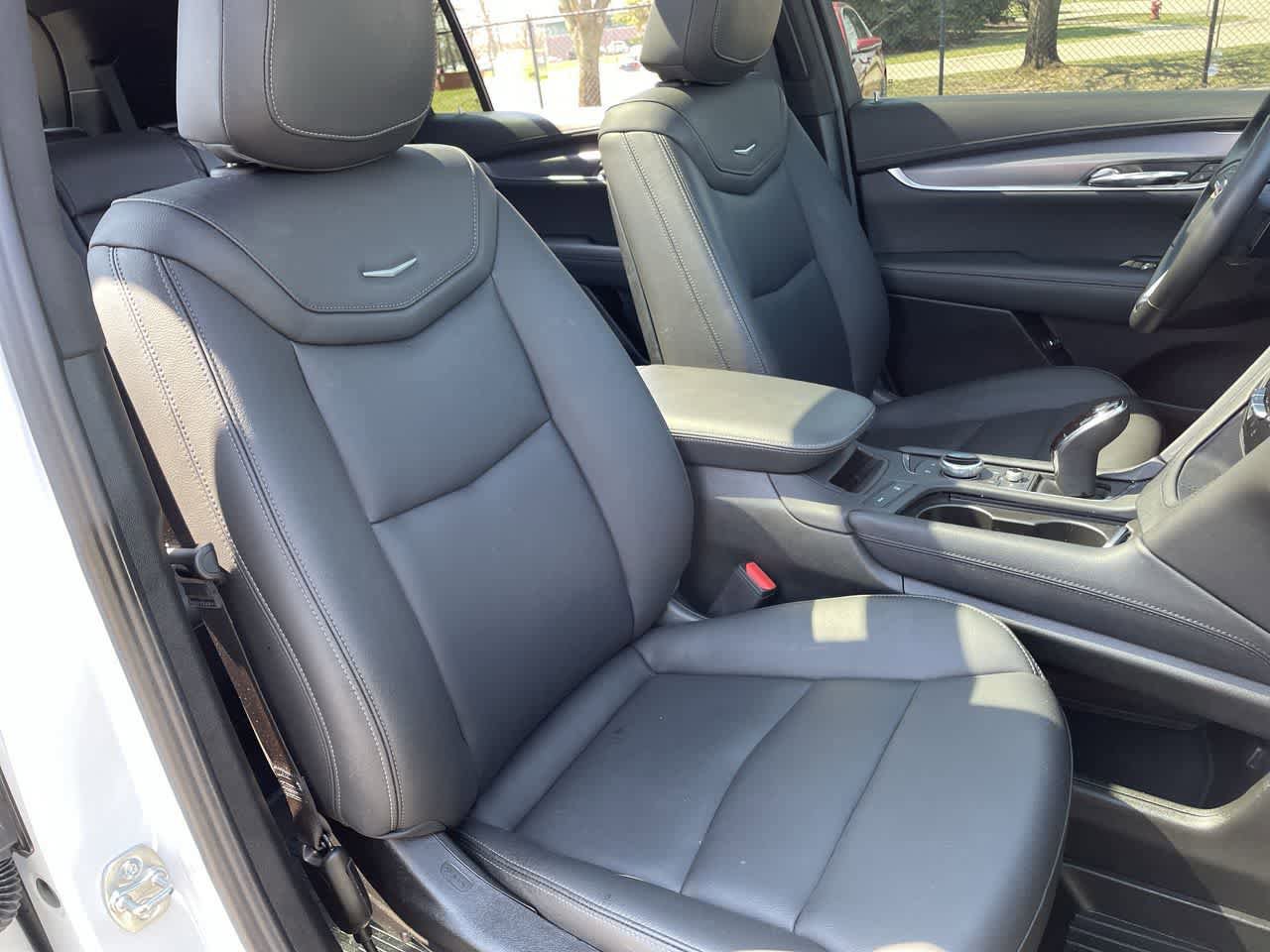 Certified 2025 Cadillac XT6 Luxury AWD/4WD image 14
