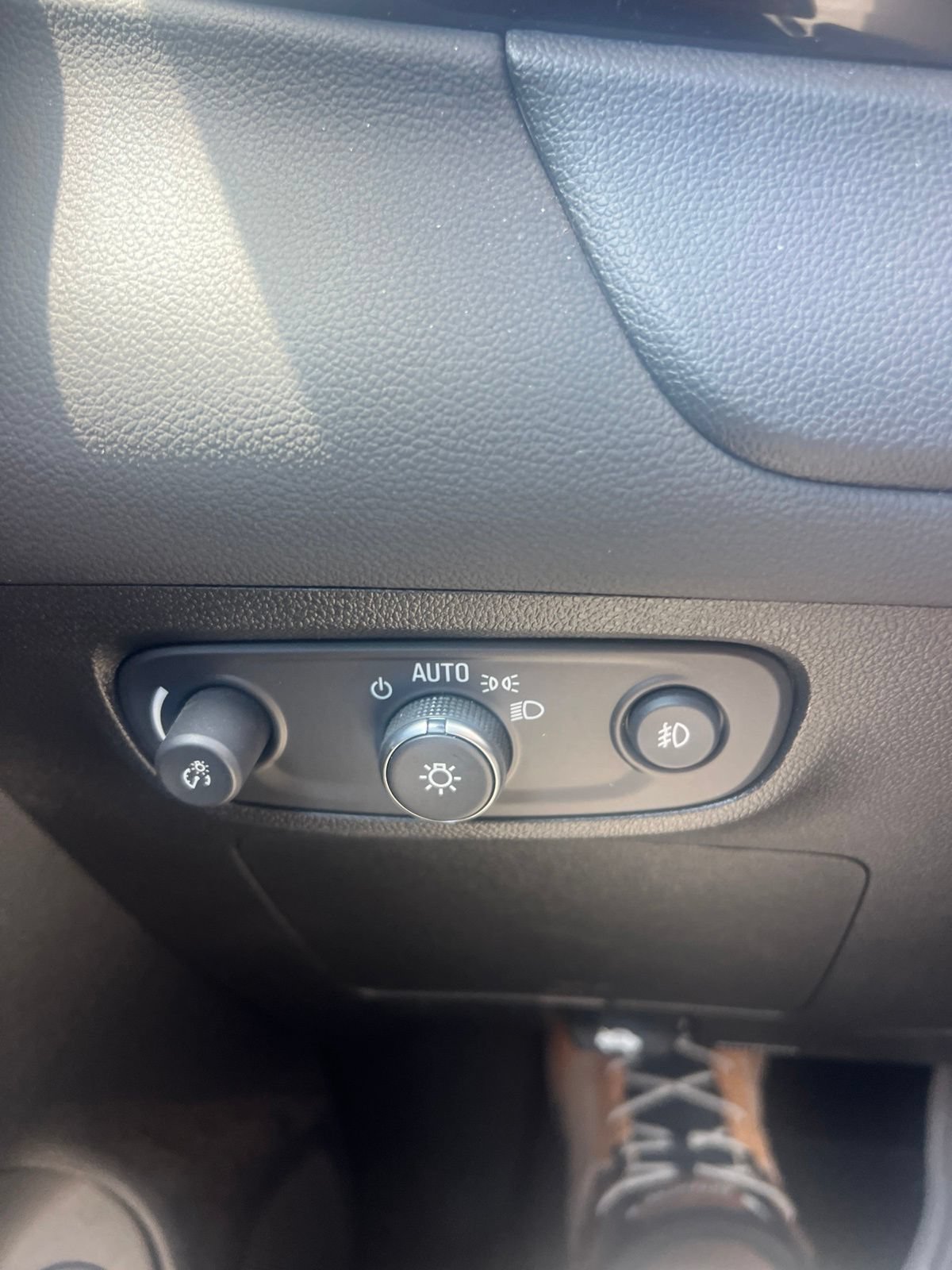 Used 2022 Buick Encore GX Essence FWD image 7