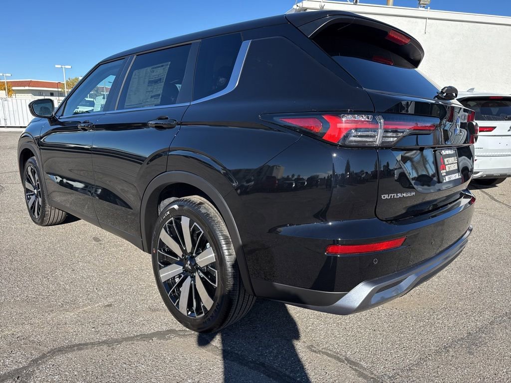 New 2025 Mitsubishi Outlander SE image 6
