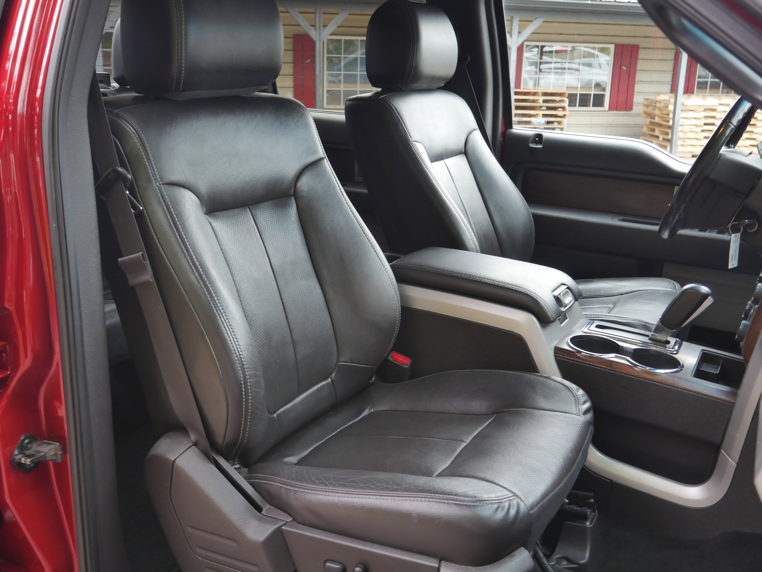 Used 2014 Ford F150 Lariat w/ Equipment Group 502A Luxury AWD/4WD image 28