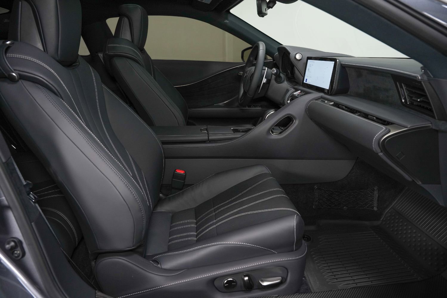 Used 2025 Lexus LC 500 Coupe image 11