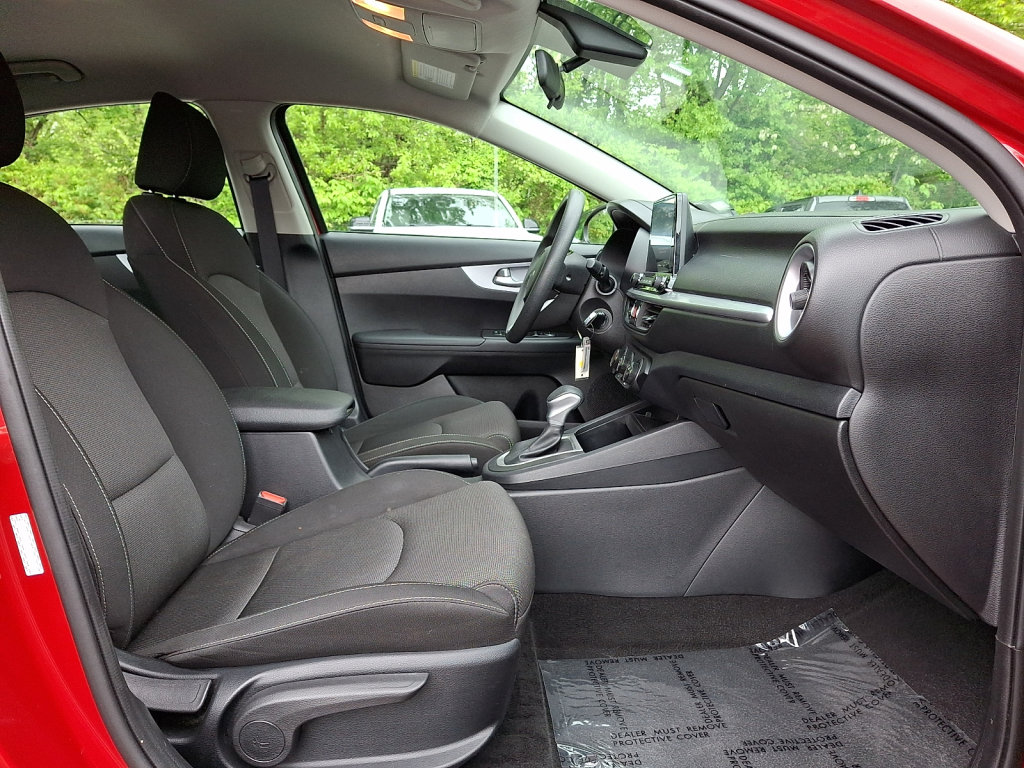 Used 2024 Kia Forte LXS FWD image 13