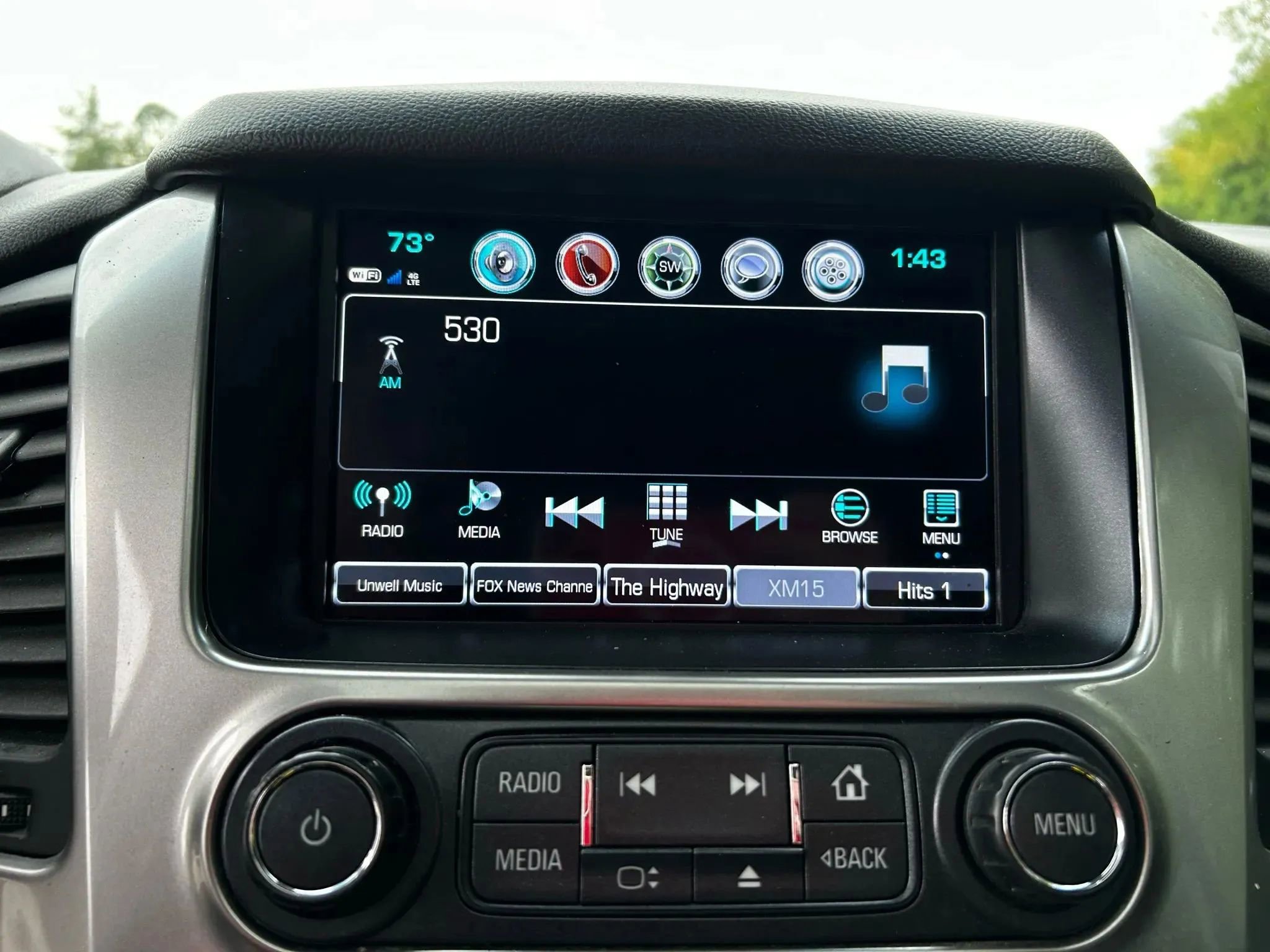 Used 2018 Chevrolet Suburban Premier image 22