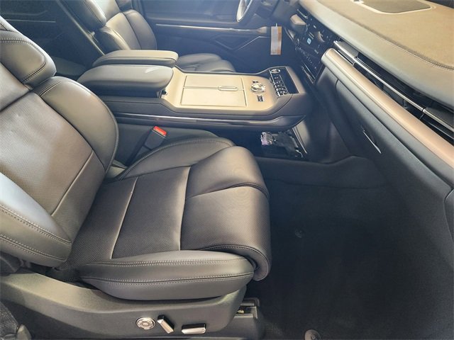 New 2025 Lincoln Navigator L Reserve w/ Jet Appearance Package image 13