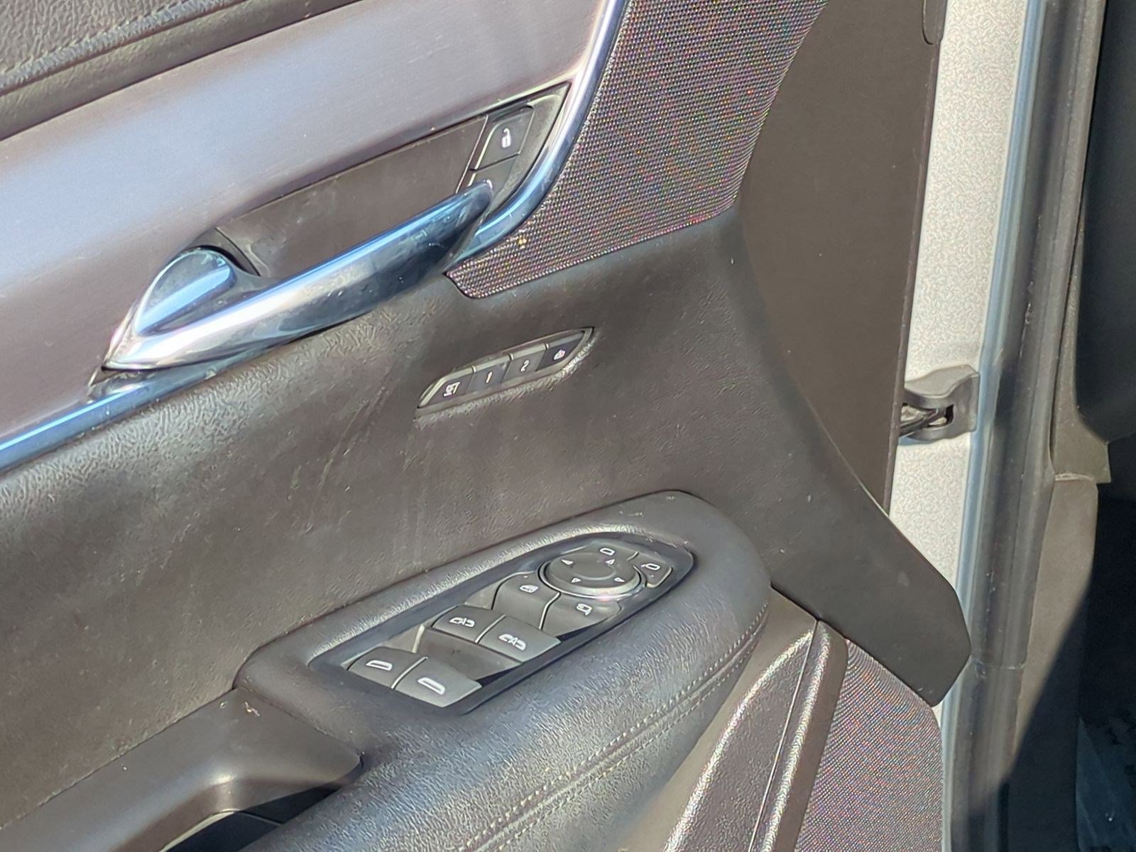 Used 2017 Cadillac XT5 Luxury w/ Driver Awareness Package FWD image 15