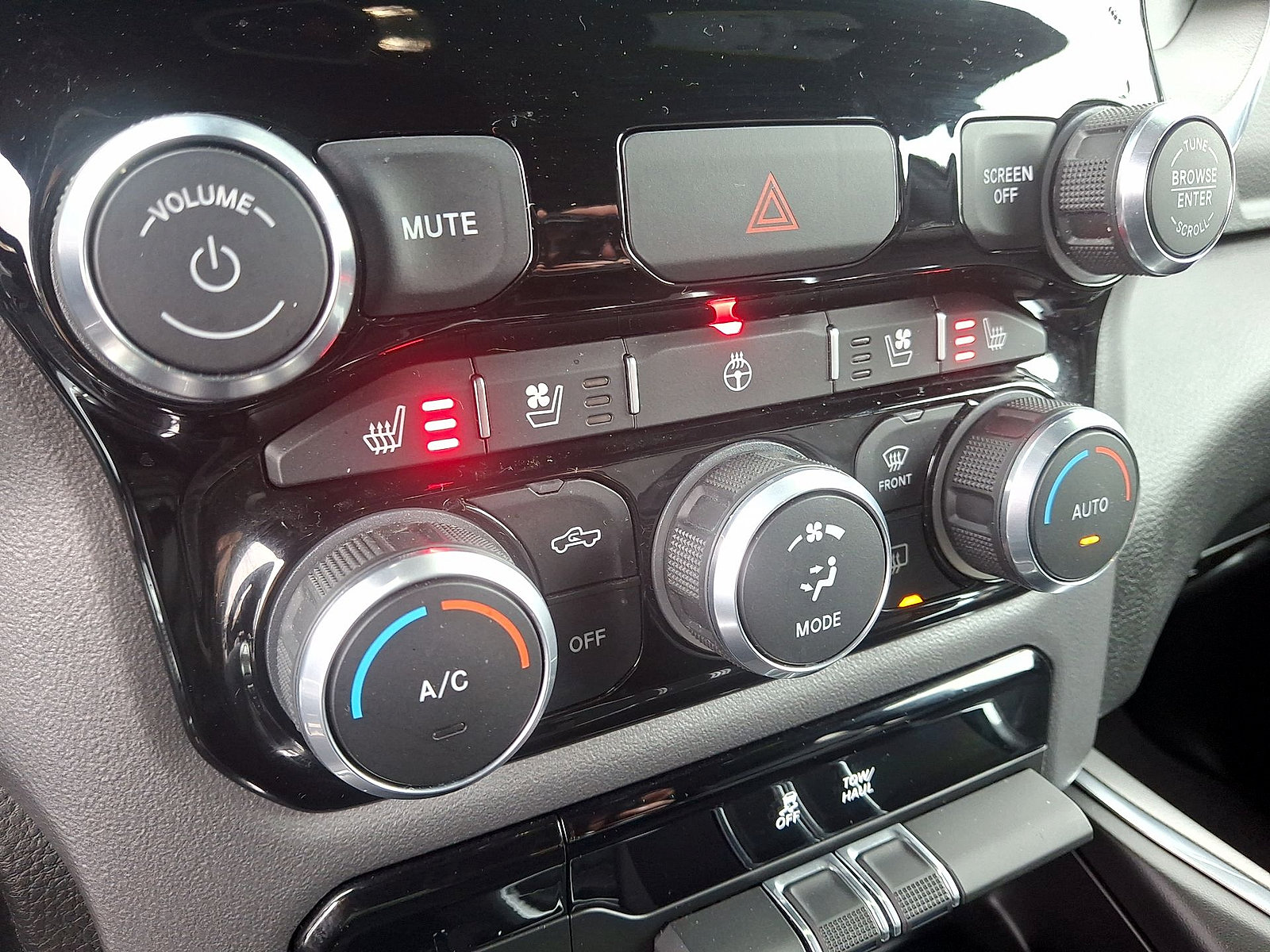 Used 2024 RAM 1500 Laramie RWD image 19