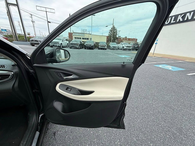 Used 2020 Buick Encore GX Preferred w/ Cold Weather Comfort Package image 17