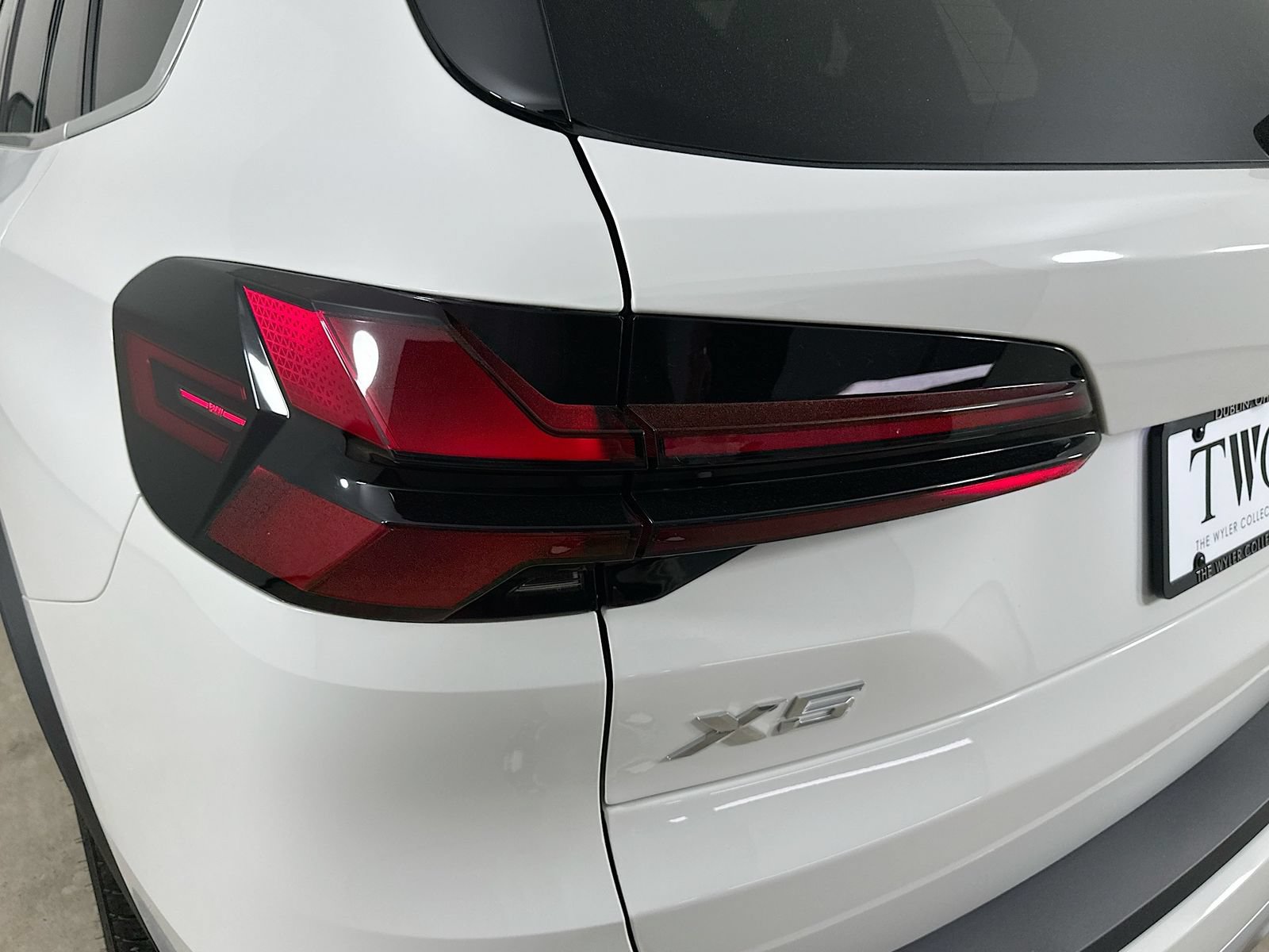 New 2026 BMW X5 xDrive40i w/ Executive Package AWD/4WD image 11