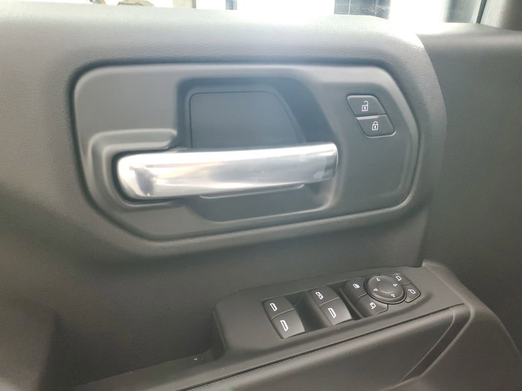 New 2025 Chevrolet Silverado 2500 Custom w/ Custom Value Package image 28