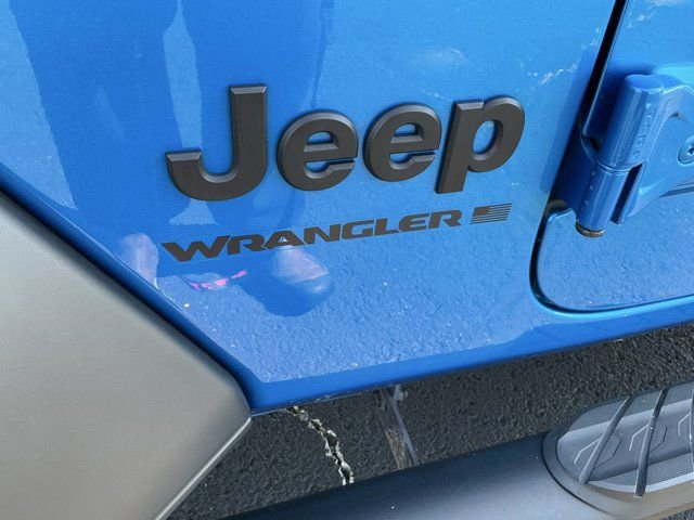 Used 2023 Jeep Wrangler Sport AWD/4WD image 9