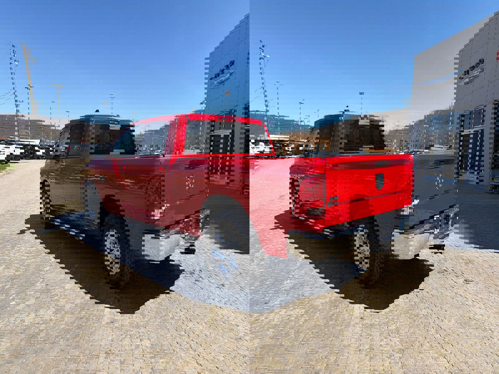 Used 2020 RAM 1500 Classic SLT w/ Luxury Group RWD image 6