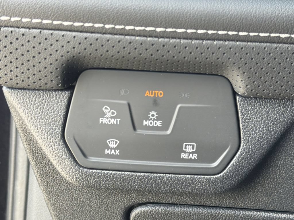 New 2026 Volkswagen Atlas SE FWD image 21