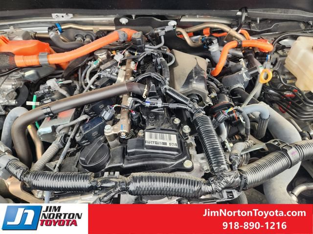 Used 2025 Toyota Tacoma TRD Off-Road w/ TRD Off Road Upgrade Package AWD/4WD image 31