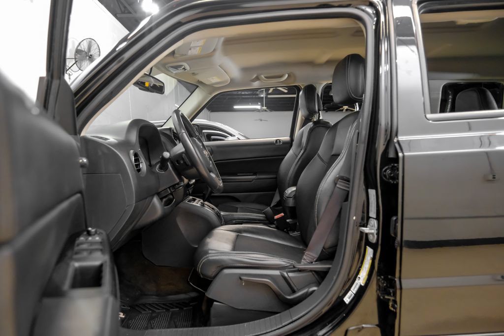 Used 2017 Jeep Patriot Sport w/ Power Value Group FWD image 4