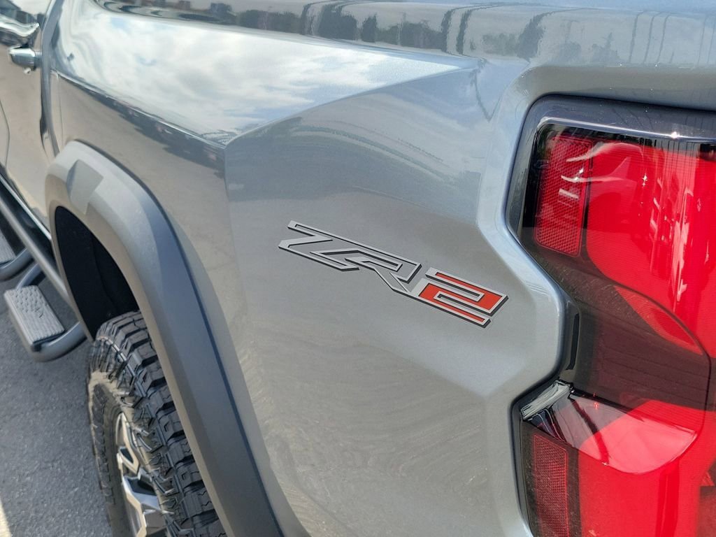 New 2026 Chevrolet Colorado ZR2 w/ Technology Package AWD/4WD image 24