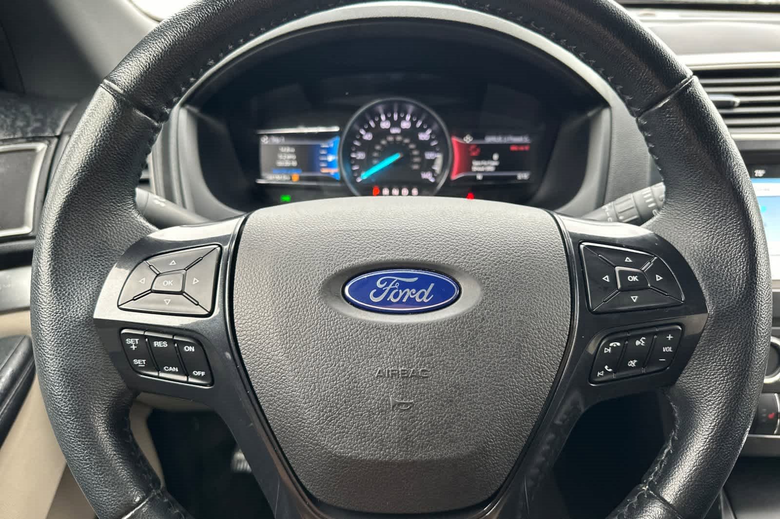 Used 2018 Ford Explorer XLT w/ Equipment Group 202A image 26