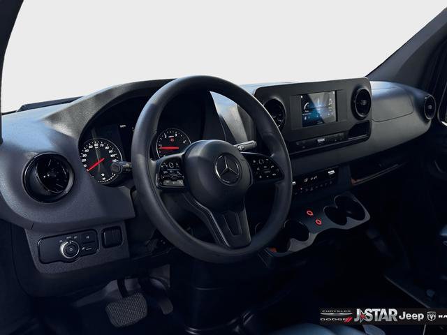 Used 2024 Mercedes-Benz Sprinter 2500 image 38