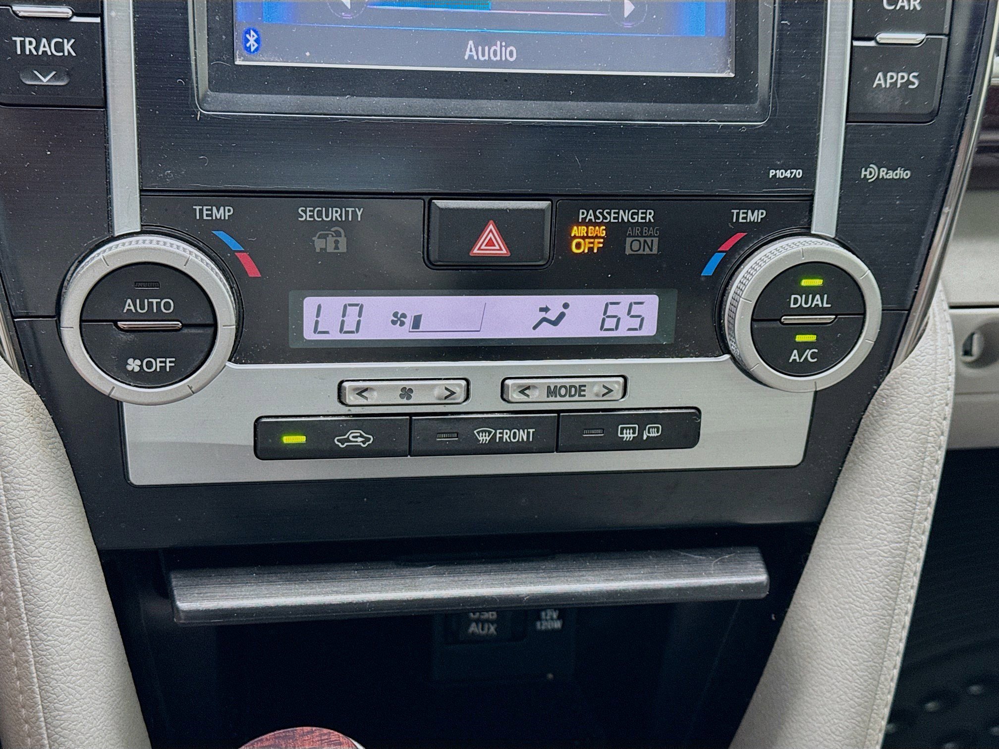 Used 2013 Toyota Camry XLE w/ Leather Pkg image 12