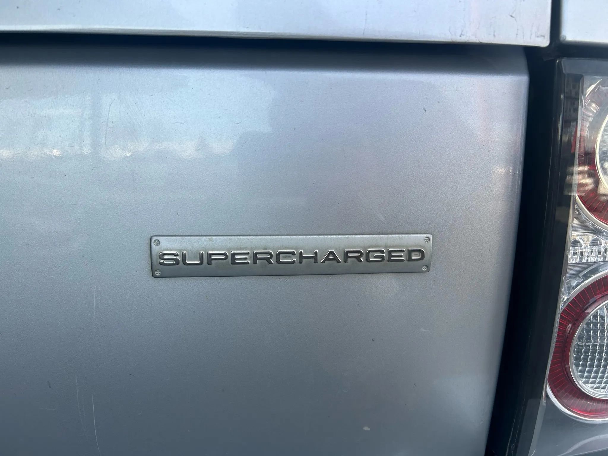 Used 2010 Land Rover Range Rover Supercharged image 22