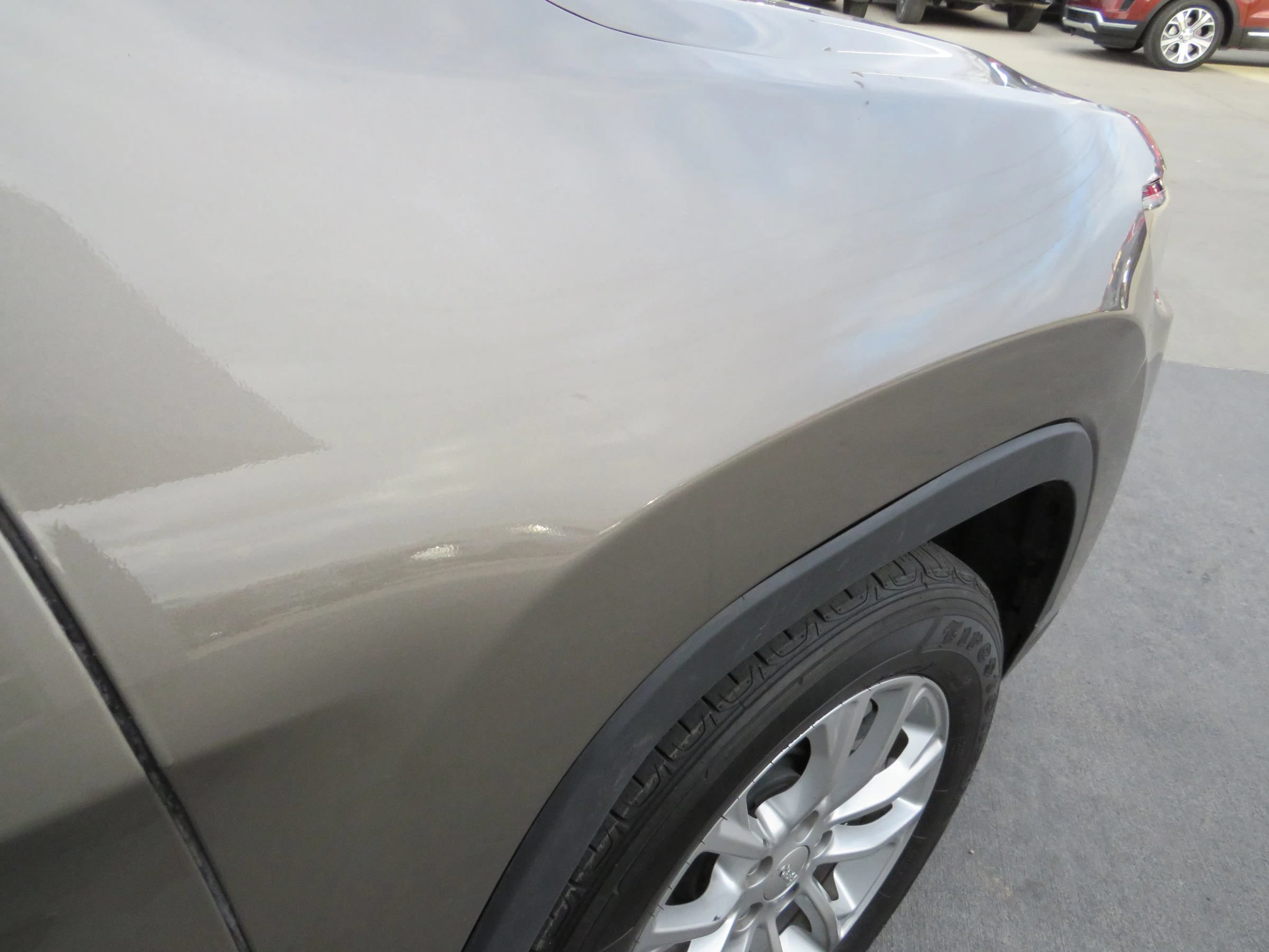 Used 2019 Jeep Cherokee Latitude w/ Popular Appearance Group FWD image 30