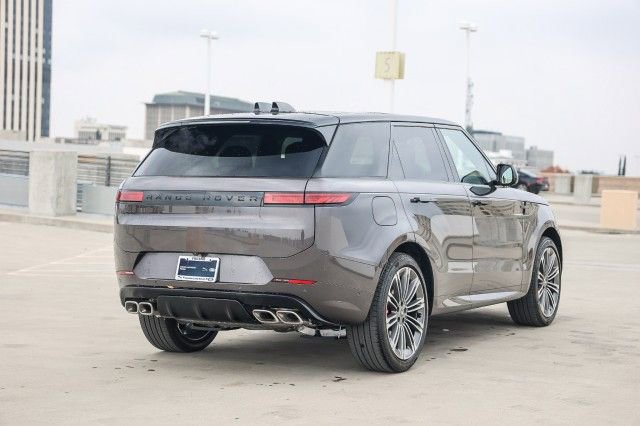 New 2025 Land Rover Range Rover Sport Dynamic SE image 4