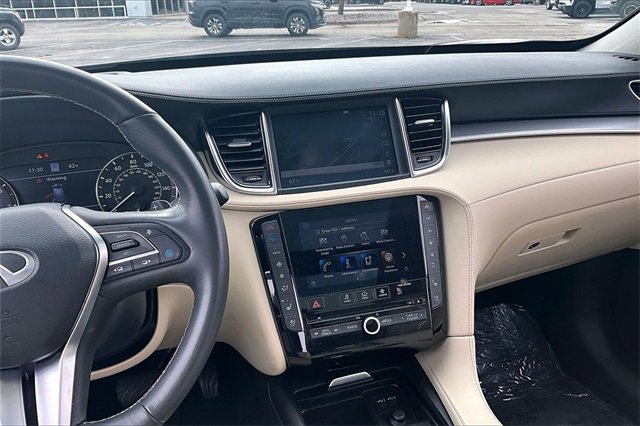 Used 2022 INFINITI QX50 Sensory image 9