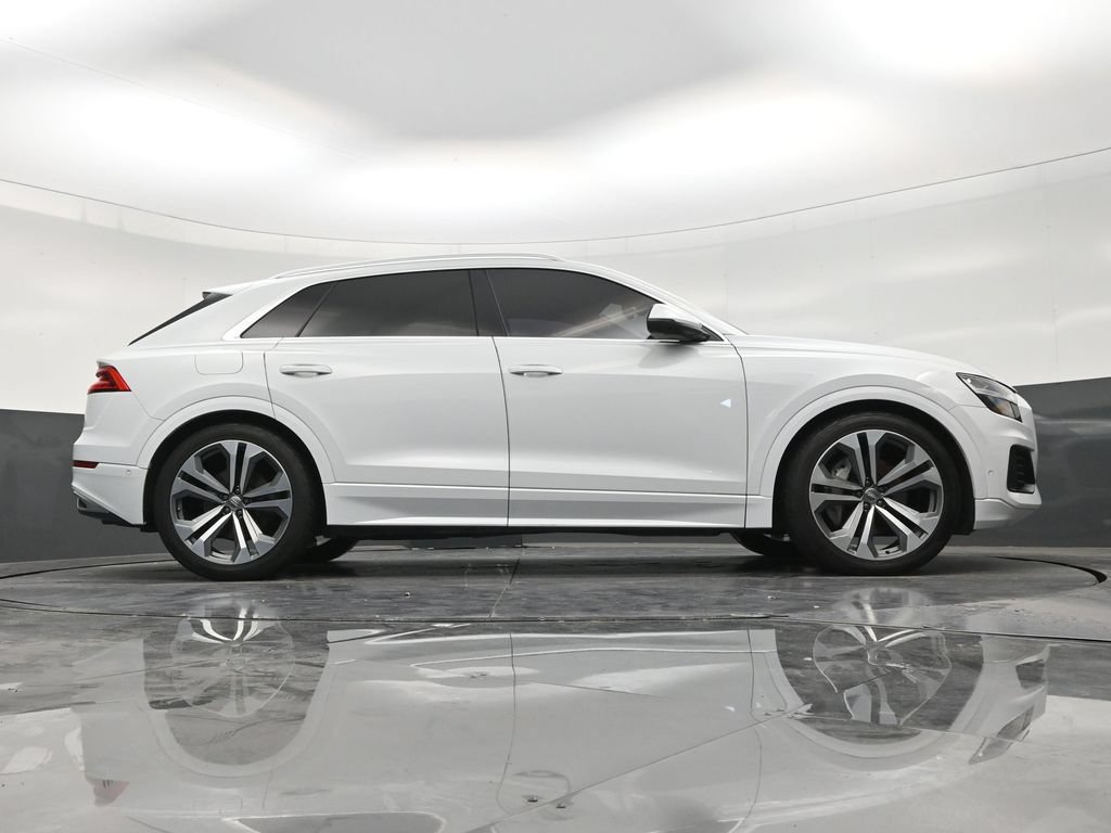 Used 2019 Audi Q8 Premium Plus w/ Premium Plus AWD/4WD image 25