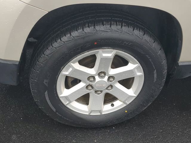 Used 2015 GMC Acadia SLE FWD image 5