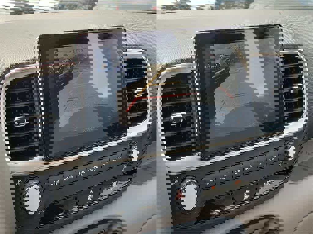 New 2025 Hyundai Venue SEL image 28