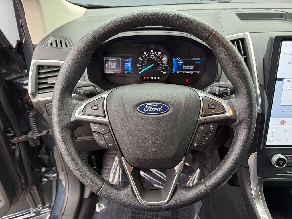 Used 2024 Ford Edge Titanium AWD/4WD image 18