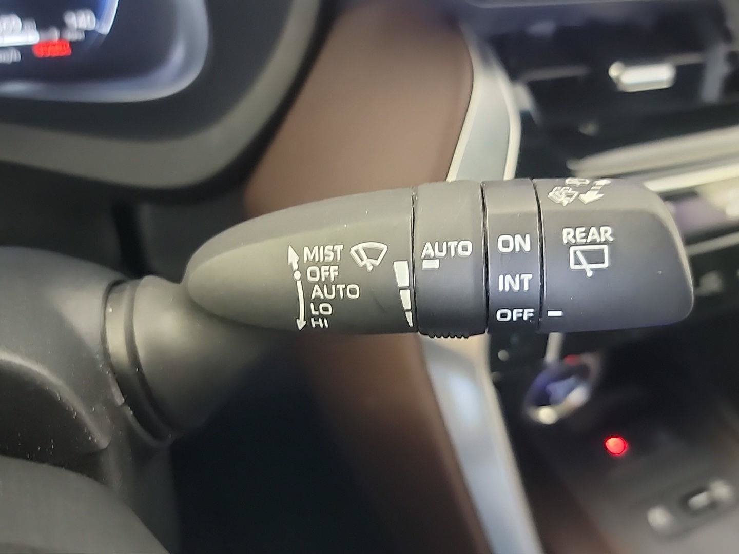 Used 2024 Toyota Venza Limited AWD/4WD image 28