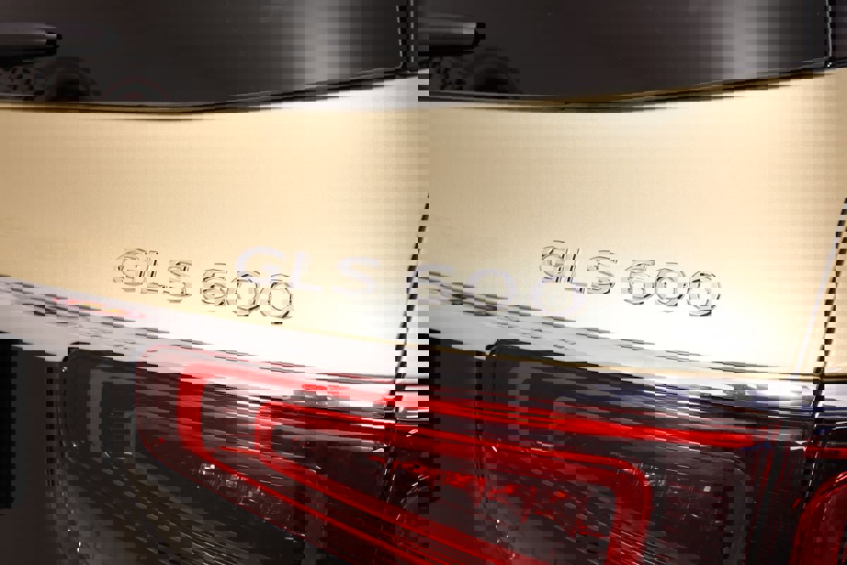 Used 2023 Mercedes-Benz Maybach GLS 600 4MATIC image 16