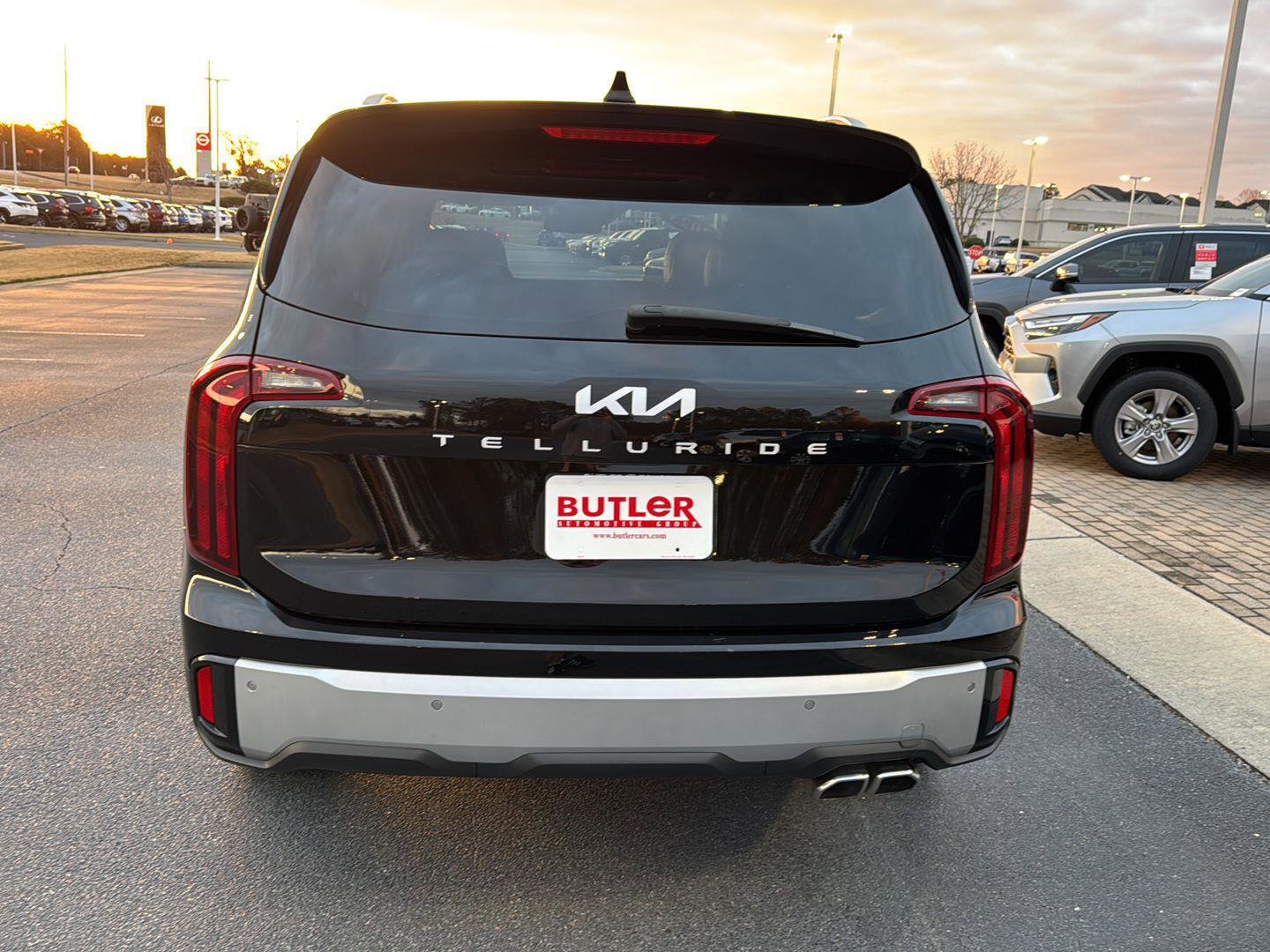 Used 2023 Kia Telluride S w/ S Sunroof Package image 4