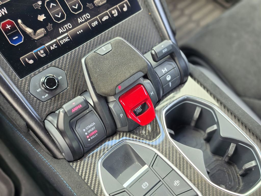 Used 2024 Lamborghini Urus Performante AWD/4WD image 28