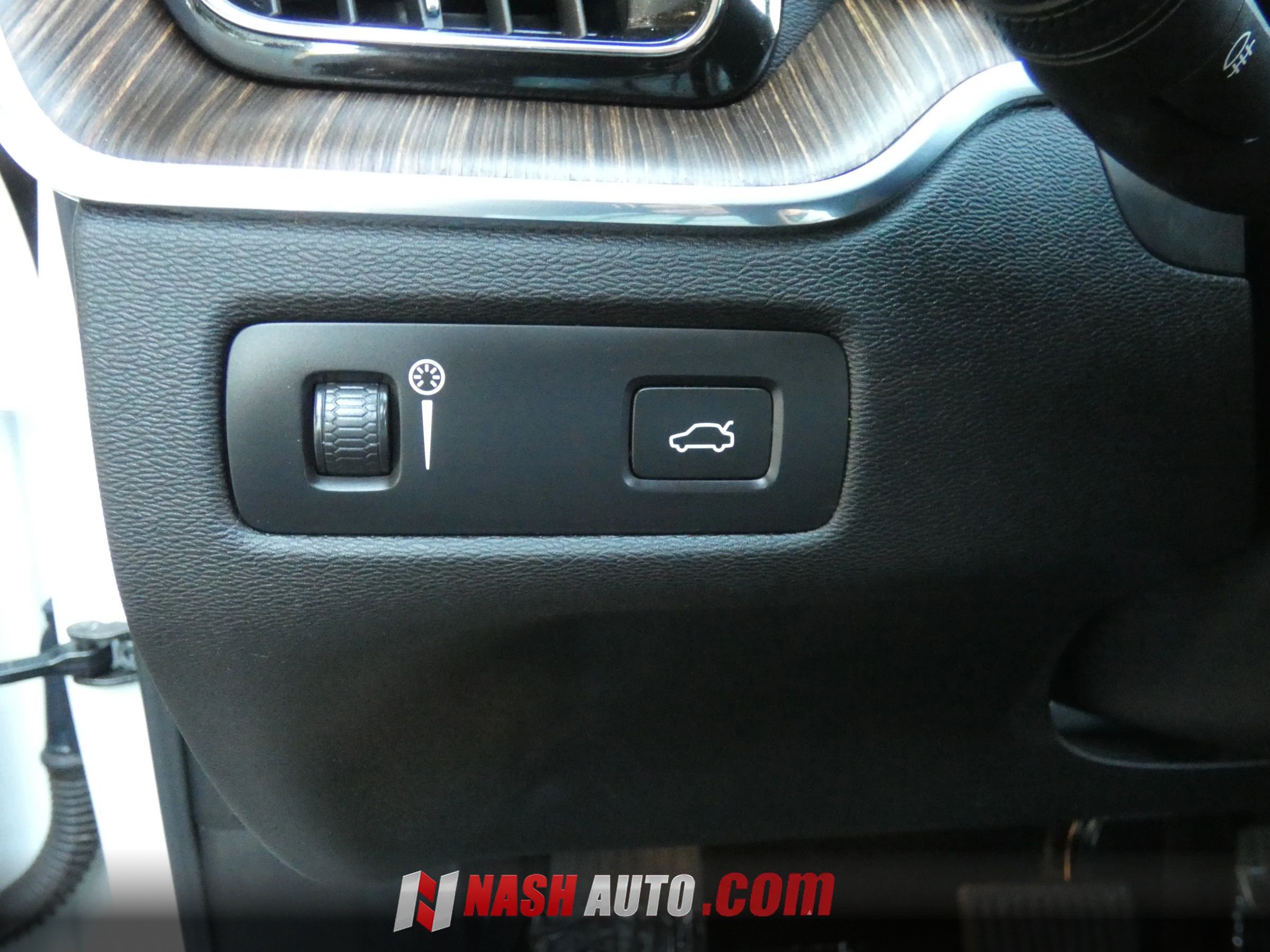 Used 2022 Volvo XC60 B5 Momentum AWD/4WD image 70