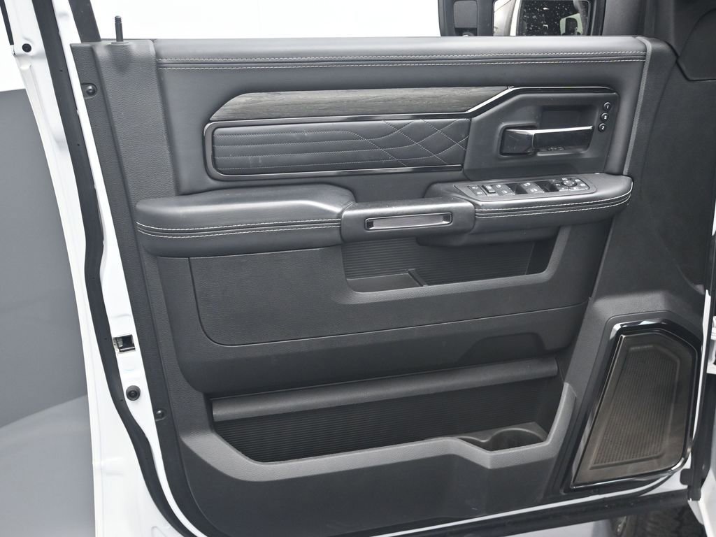 Used 2025 RAM 2500 Limited AWD/4WD image 10
