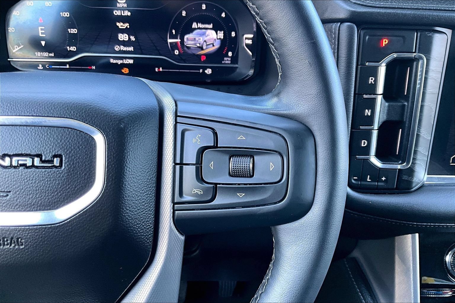 Used 2024 GMC Yukon Denali AWD/4WD image 23