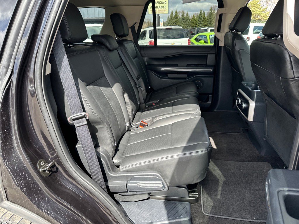 Used 2022 Ford Expedition XLT image 18