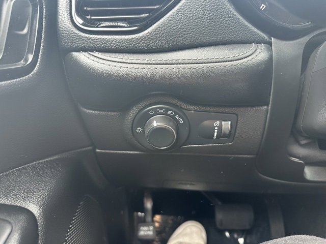 Used 2023 Dodge Durango SXT image 24