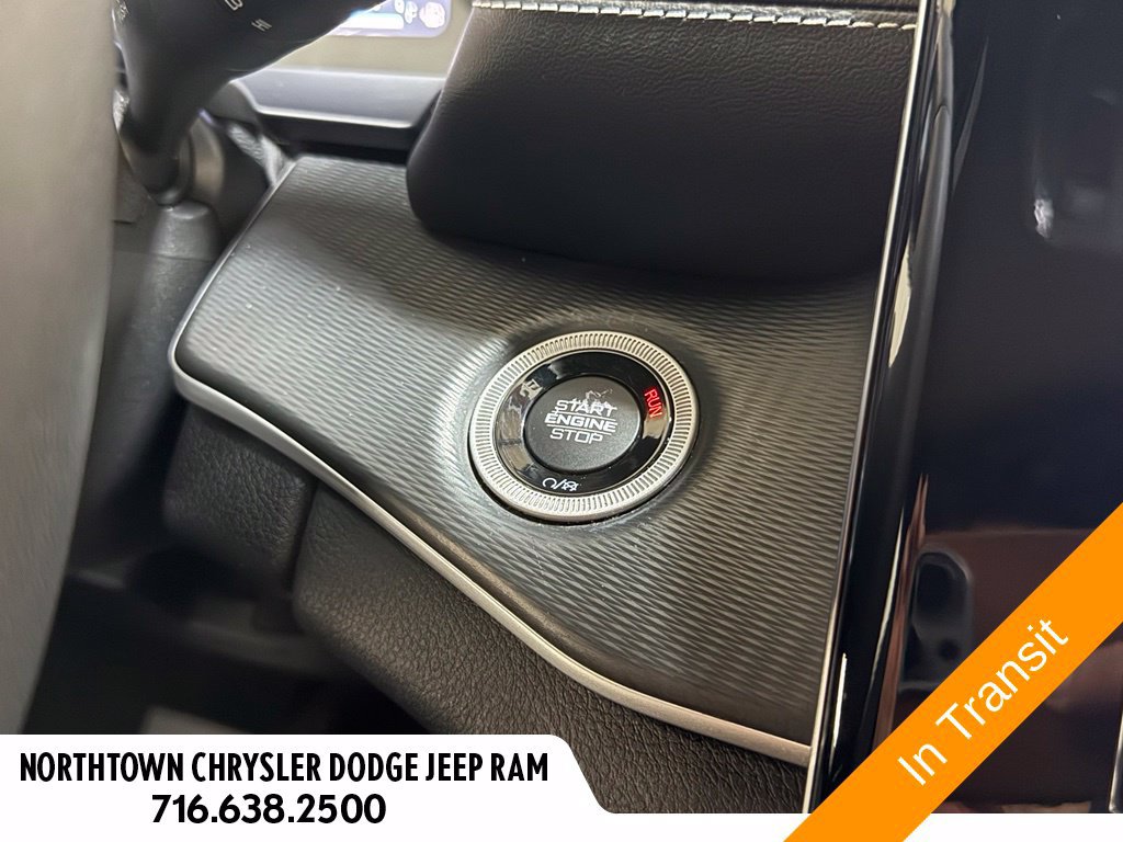 Used 2023 Jeep Grand Cherokee Altitude AWD/4WD image 17