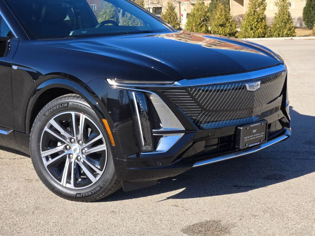 New 2026 Cadillac Lyriq Premium Luxury image 2