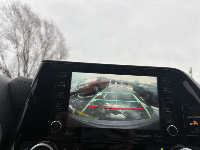 Certified 2022 Toyota Highlander XLE image 6