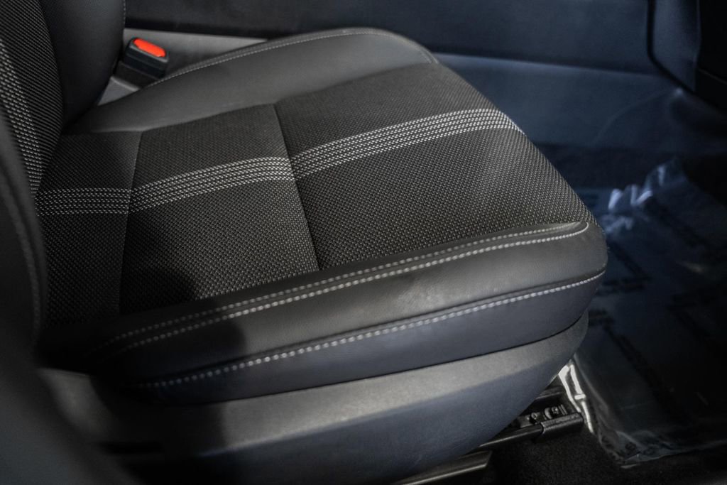 Used 2025 MAZDA CX-50 AWD 2.5 S w/ Premium Package image 41