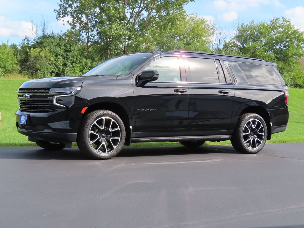 Used 2022 Chevrolet Suburban RST w/ Luxury Package AWD/4WD image 24
