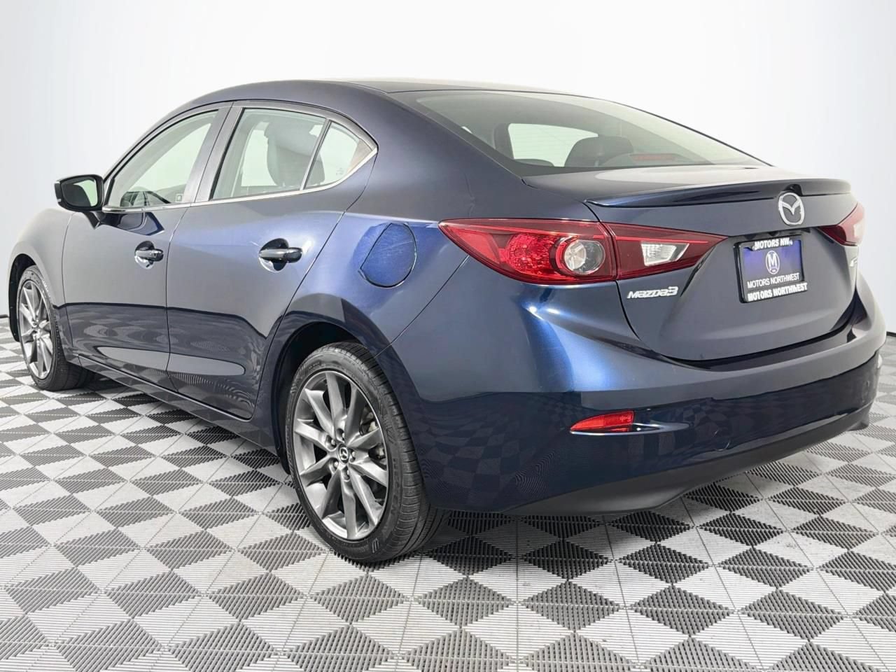 Used 2018 MAZDA MAZDA3 Touring FWD image 9